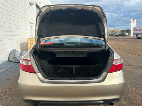 Used 2016 Toyota Camry SE image 27