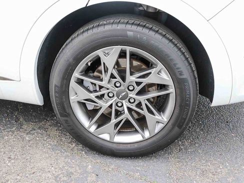 Used 2023 Genesis GV70 2.5T w/ Advanced Package image 11