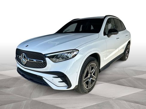 Used 2025 Mercedes-Benz GLC 300 4MATIC image 4