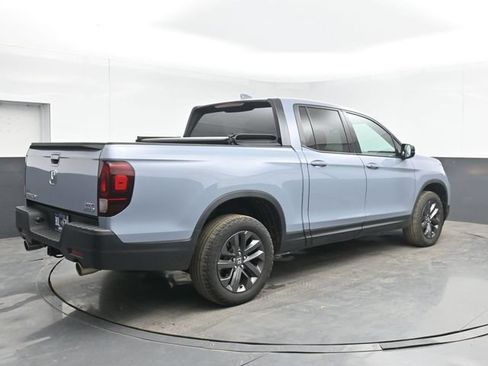 Used 2023 Honda Ridgeline Sport image 10