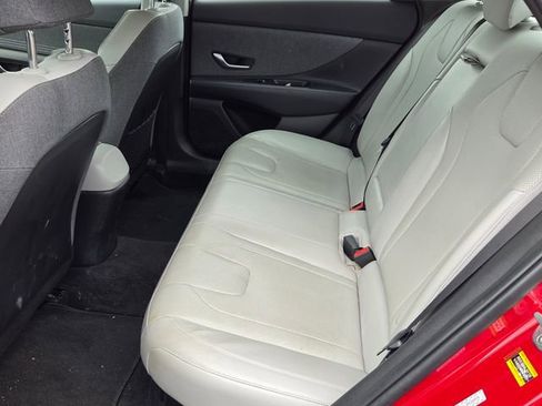 Used 2022 Hyundai Elantra Limited FWD image 10