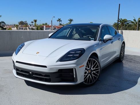 New 2026 Porsche Panamera image 1