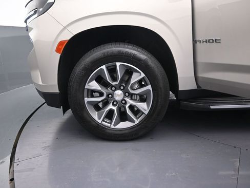 Used 2022 Chevrolet Tahoe LT w/ Luxury Package RWD image 12
