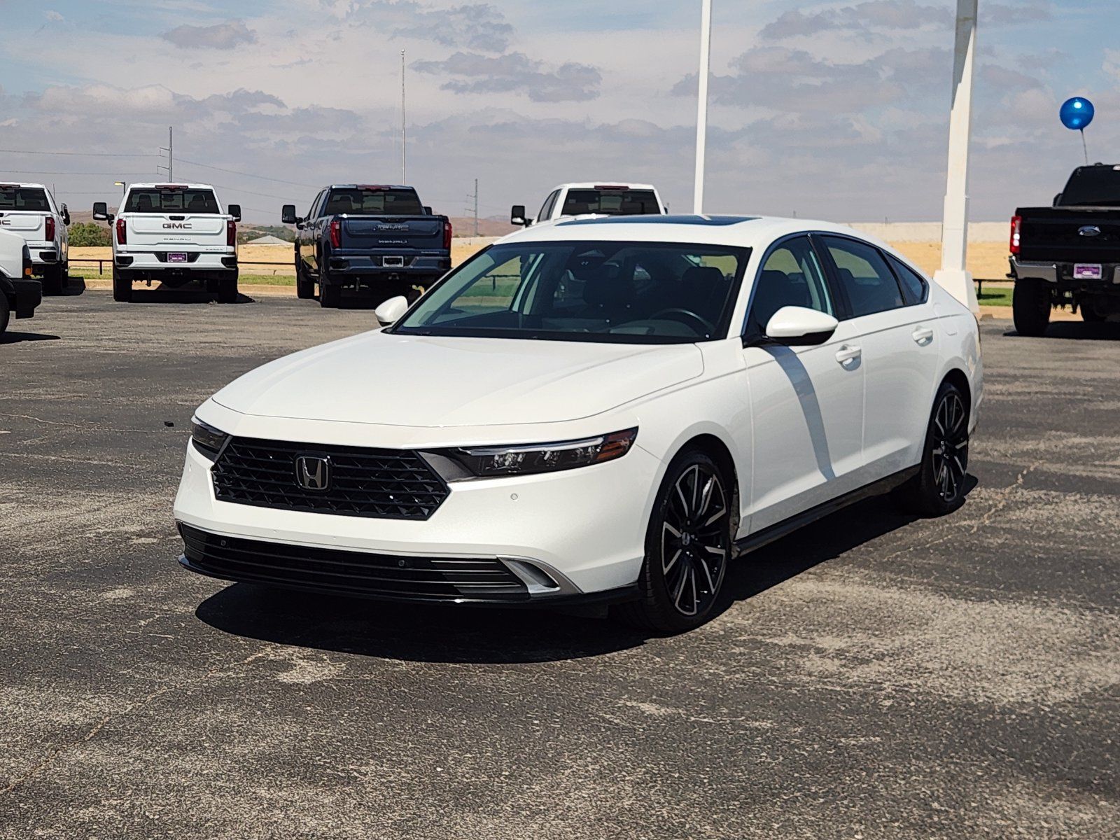 Used 2024 Honda Accord Touring image 2