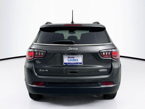Used 2022 Jeep Compass Latitude w/ Sun and Sound Group AWD/4WD image 6