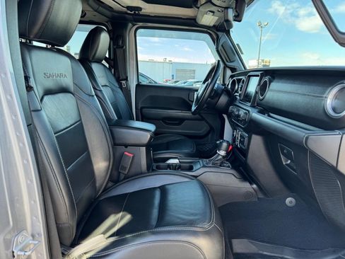 Used 2018 Jeep Wrangler Unlimited Sahara image 17