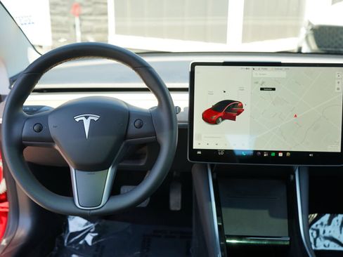 Used 2020 Tesla Model 3 Standard Range Plus RWD image 8