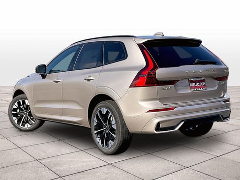 New 2027 Volvo XC60 B5 Plus AWD/4WD image 3