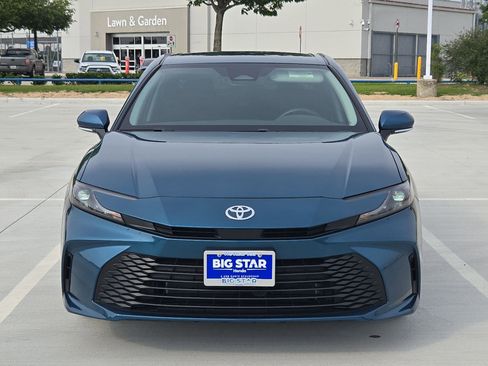 Used 2026 Toyota Camry LE w/ Convenience Package FWD image 10