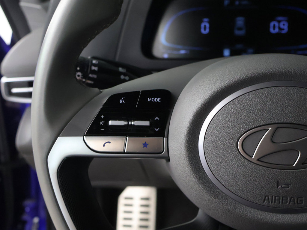 Used 2025 Hyundai Elantra Sport FWD image 36