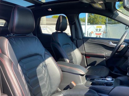 Used 2024 Ford Escape ST-Line Elite w/ Premium Technology Package image 20