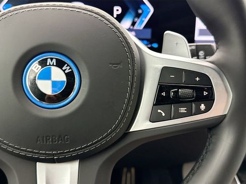 Used 2025 BMW X5 xDrive50e w/ M Sport Package AWD/4WD image 12