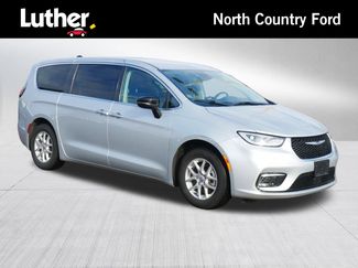 Used 2024 Chrysler Pacifica Touring-L video 1