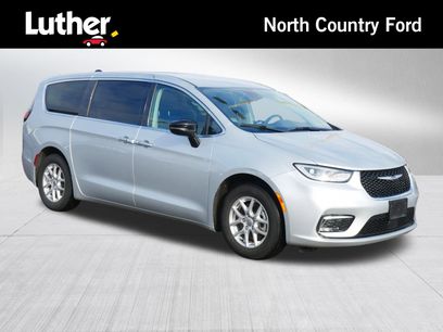 Used 2024 Chrysler Pacifica Touring-L
