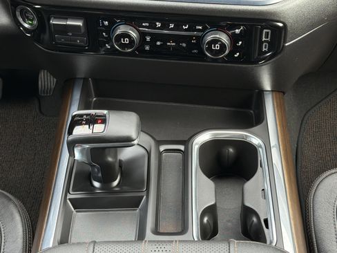 Used 2024 Chevrolet Silverado 1500 High Country w/ Technology Package AWD/4WD image 24
