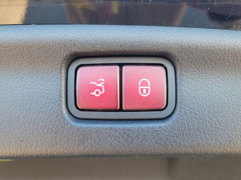 Used 2023 Mercedes-Benz C 300 C 300 image 8