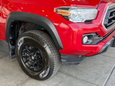 Certified 2023 Toyota Tacoma SR5 AWD/4WD image 9
