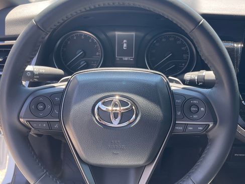 Used 2023 Toyota Camry SE FWD image 11