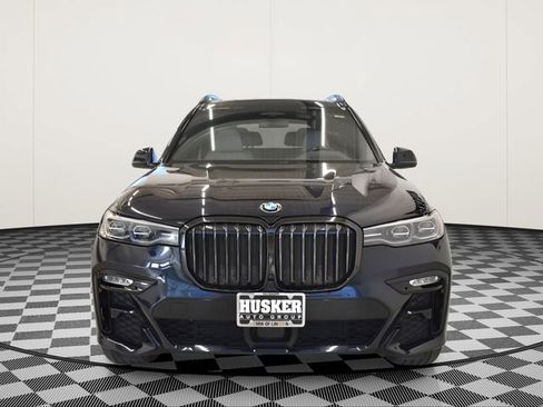 Used 2022 BMW X7 xDrive40i w/ M Sport Package AWD/4WD image 3