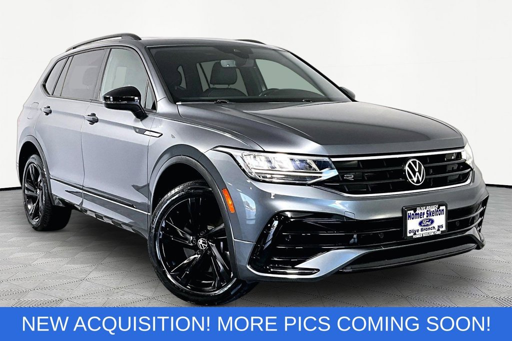 Used 2023 Volkswagen Tiguan SE R-Line FWD image 1