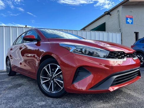 Used 2022 Kia Forte LXS w/ LXS Technology Package FWD image 11