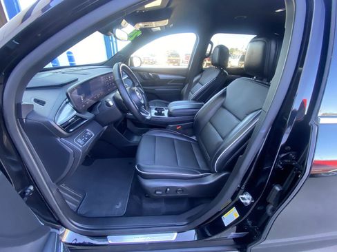Used 2025 Buick Enclave Preferred AWD/4WD image 10
