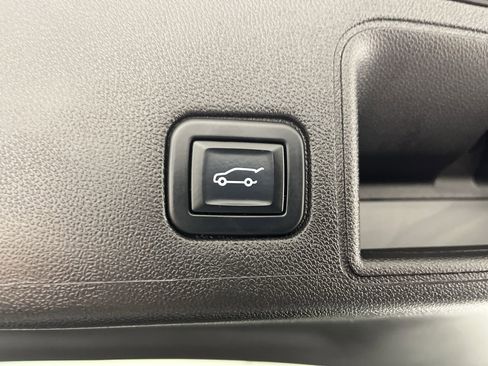 Certified 2022 GMC Terrain SLT w/ Tech Package image 33