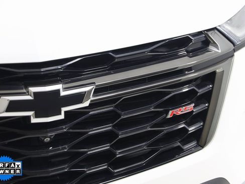 Used 2023 Chevrolet Traverse RS image 17