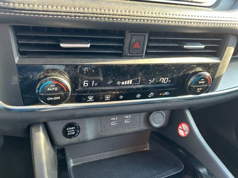 Used 2024 Nissan Rogue SV image 26