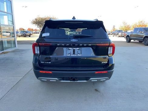 New 2026 Ford Explorer Active w/ Active Comfort Package image 6