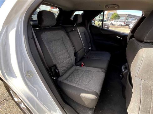 Used 2024 Chevrolet Equinox LT image 18