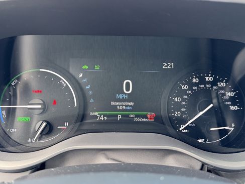 Used 2025 Toyota Sienna LE image 21