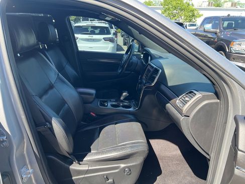 Used 2018 Jeep Grand Cherokee Limited w/ Luxury Group II RWD image 25