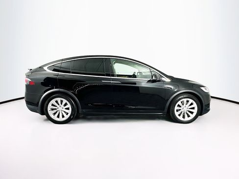 Used 2019 Tesla Model X 75D image 10