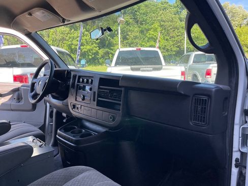 Used 2014 Chevrolet Express 1500 RWD image 30