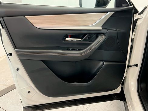 Used 2025 MAZDA CX-70 Plug-In Hybrid w/ Premium Pkg image 15