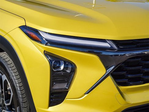 Used 2024 Chevrolet Trax RS w/ Driver Confidence Package image 10