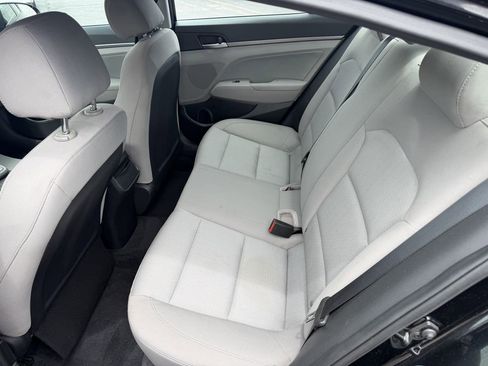 Used 2017 Hyundai Elantra SE FWD image 13