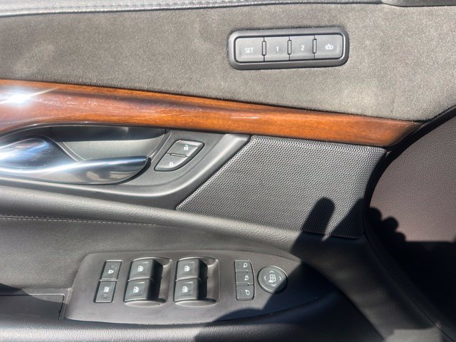 Used 2019 Cadillac Escalade Luxury AWD/4WD image 24