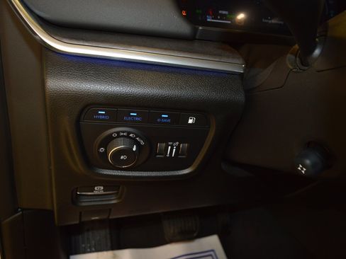 Used 2023 Jeep Grand Cherokee Overland w/ Advanced Protech Group III image 16