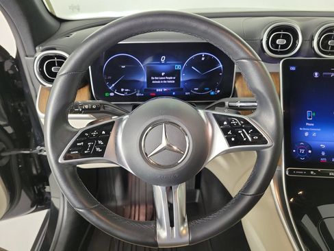 Used 2024 Mercedes-Benz GLC 300 4MATIC image 20