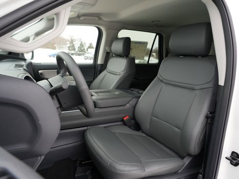 New 2026 Ford Expedition Active image 13