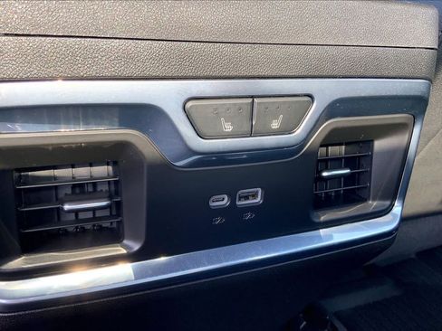 Used 2024 Chevrolet Silverado 1500 High Country w/ Technology Package AWD/4WD image 36