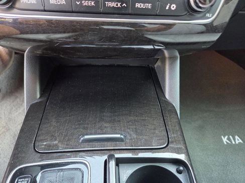 Used 2014 Kia Cadenza Premium w/ Technology Package image 40