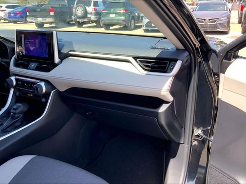 Used 2025 Toyota RAV4 XLE w/ Convenience Package image 19