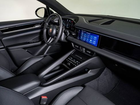 New 2026 Porsche Macan 4 Electric image 14