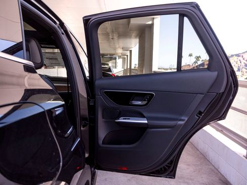 Used 2026 Mercedes-Benz GLC 300 4MATIC image 24
