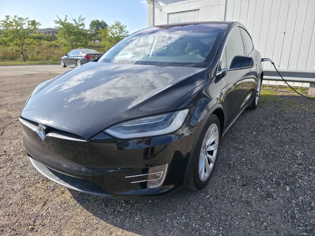 Used 2016 Tesla Model X 90D AWD/4WD image 4