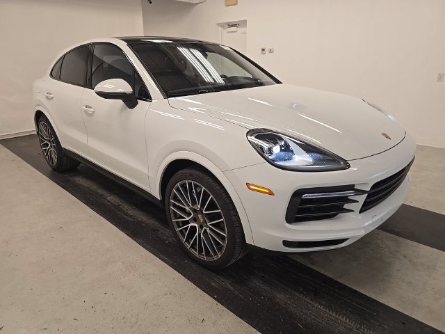 Used 2023 Porsche Cayenne Platinum Edition AWD/4WD image 2