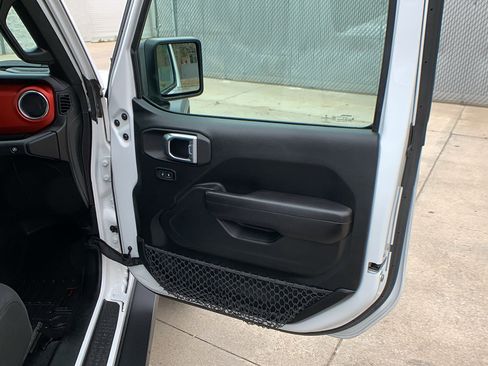 Used 2019 Jeep Wrangler Unlimited Rubicon w/ Cold Weather Group image 29